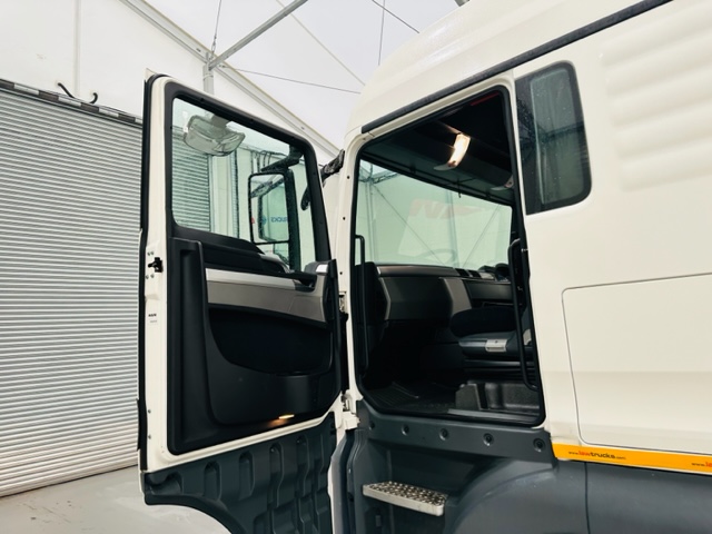 MAN TGX 26.440 6×2 Midlift Tractor Unit