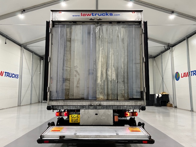 Mercedes Antos 1827 Day Cab Fridge Box