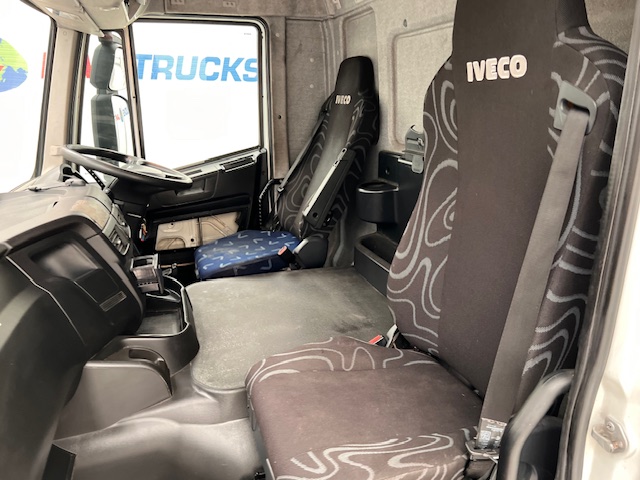 Iveco Stralis 310 AT 6×2 Box Van