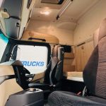 Mercedes Actros 1830 Sleeper Curtainsider Box Van - thumbnail