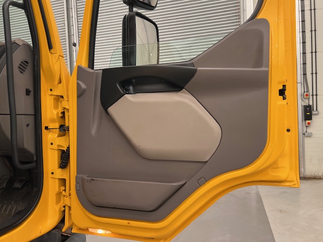 DAF LF 250 4×2 Sleeper Cab Gritter