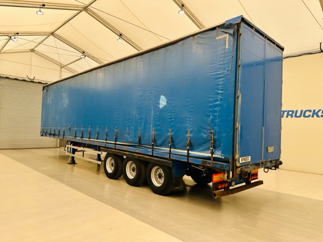 SDC Tri Axle Curtainsider Trailer