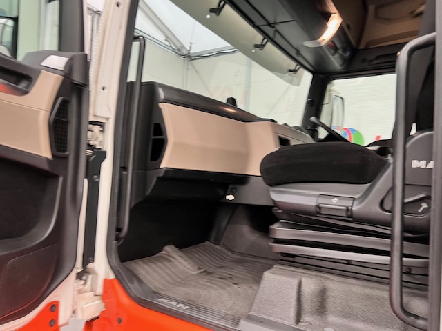 MAN TGX 26.470 6×2 Midlift Tractor Unit
