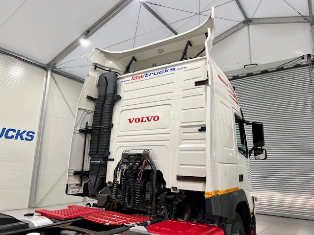 Volvo FM 450 6×2 Midlift Tractor Unit