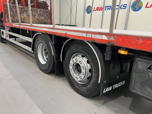 Scania P280 6×2 Rear Lift Flatbed with Crane
