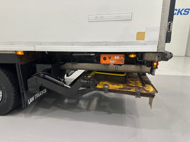 Mercedes Axor 1824 Day Cab Fridge Box