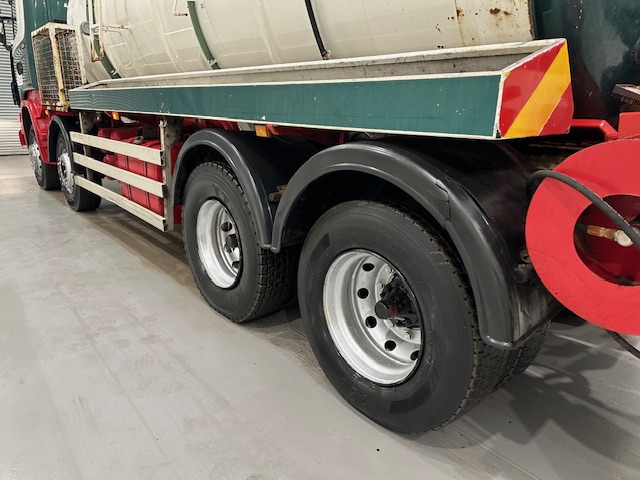 Scania R420 8×4 Highline Vacuum Tanker