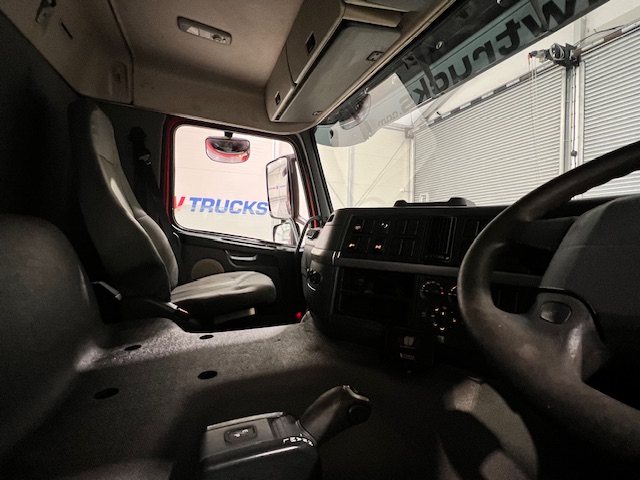 Volvo FM12 340 8×4 Day Cab Chassis Cab