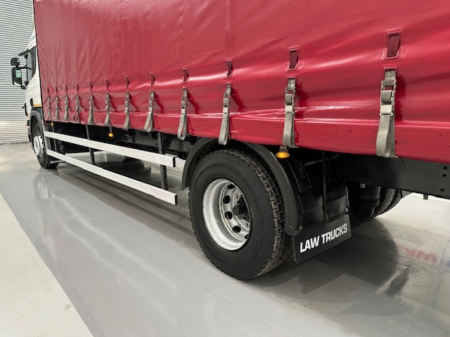 Scania P250 4×2 Sleeper Cab Curtainsider
