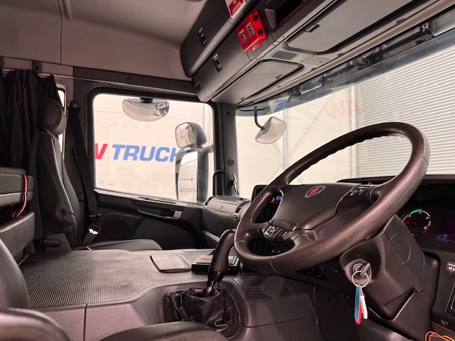 Scania P250 4×2 Sleeper Cab Box Van Manual