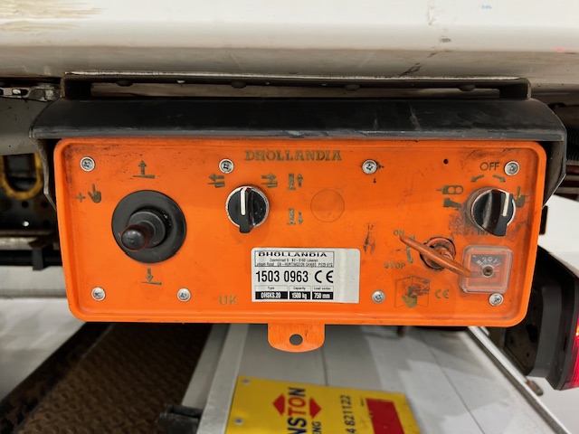 Mercedes Antos 1827 Day Cab Fridge Box