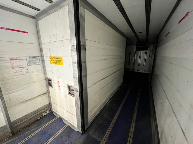 Mercedes Antos 1827 Day Cab Fridge Box