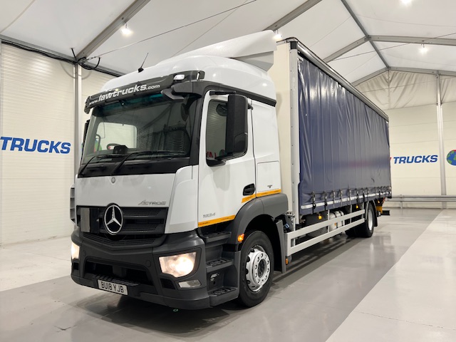 Mercedes Actros 1824 Sleeper Cab Curtainsider