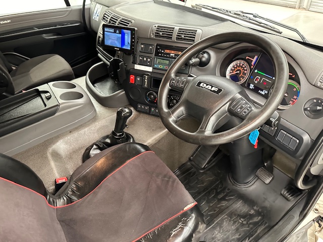 DAF CF 290 6×2 Rear Steer Fridge Box
