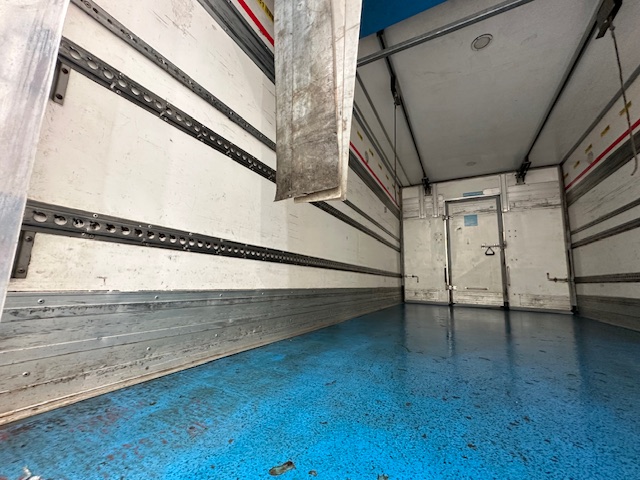 Mercedes Axor 1824 Day Cab Fridge Box