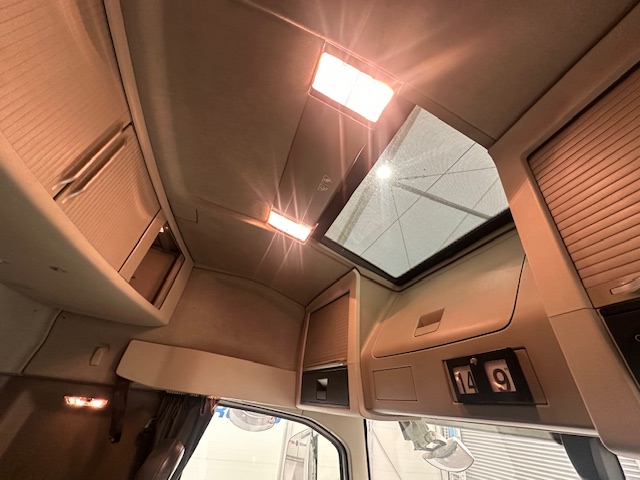 Volvo FH 500 6×2 Midlift Tractor Unit