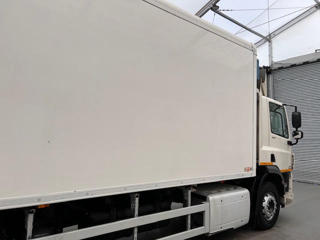 DAF CF 290 6×2 Rear Steer Fridge Box