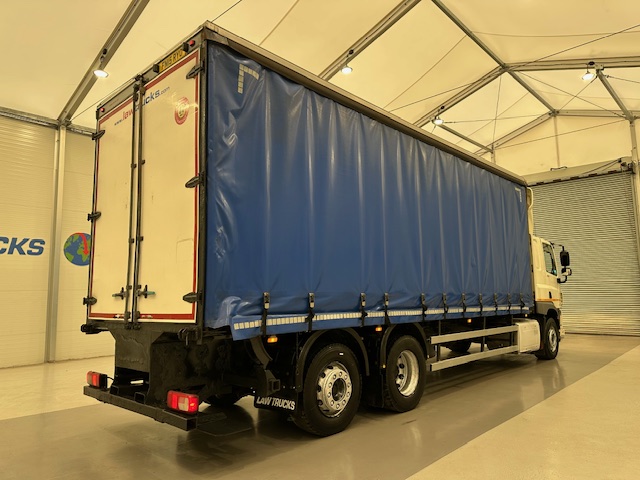 DAF CF 330 6×2 Rear Lift Sleeper Cab Curtainsider