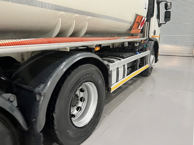 Volvo FE 300 6×2 20000 Litre Fuel Tanker