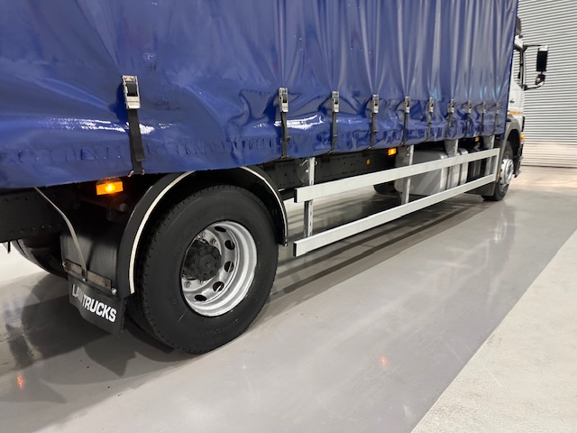 Mercedes 1824 4×2 Day Cab Curtainsider