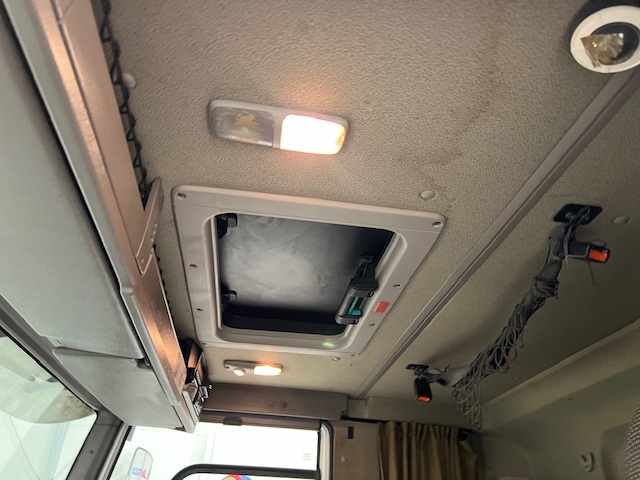 DAF CF85 360 8×4 Sleeper Cab Tipper Manual