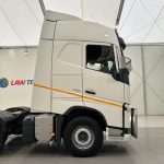 Volvo FH 460 Euro 5 6×2 Tractor Unit Safari Edition - thumbnail