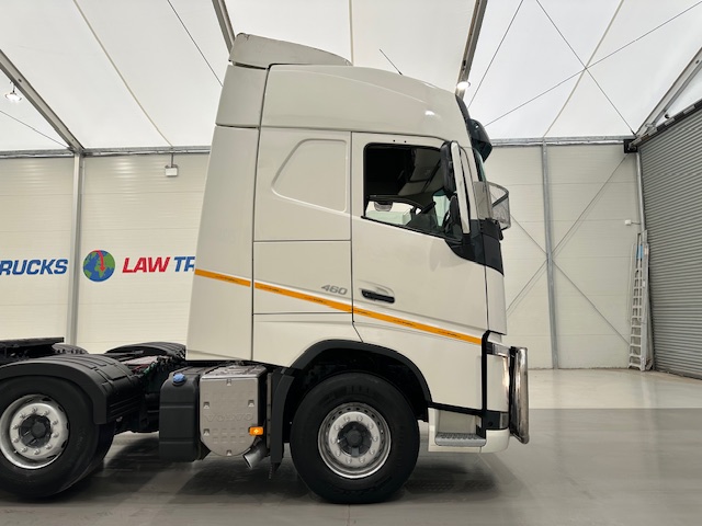 Volvo FH 460 Euro 5 6×2 Tractor Unit Safari Edition