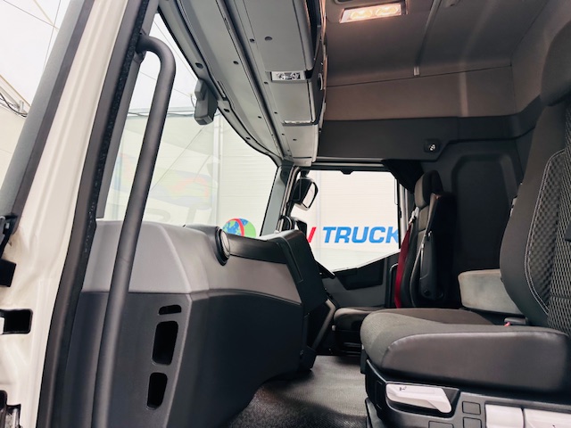 Renault T460 6×2 Midlift Tractor Unit