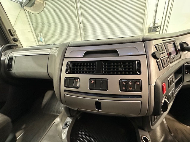 DAF XF 510 6×2 Midlift Tractor Unit