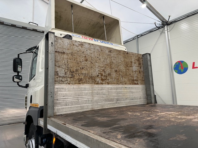 DAF CF 330 6×2 Rear Lift Sleeper Cab Flatbed