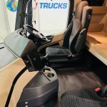 Mercedes Actros 1830 Sleeper Curtainsider Box Van - thumbnail