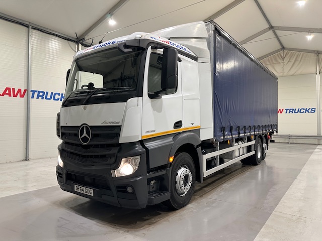 Mercedes Actros 2530 6×2 Sleeper Cab Curtainsider