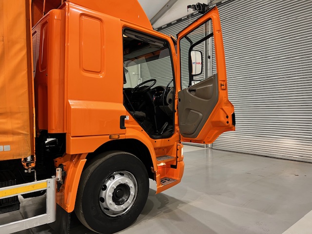 DAF CF65 220 Sleeper Cab Curtainsider