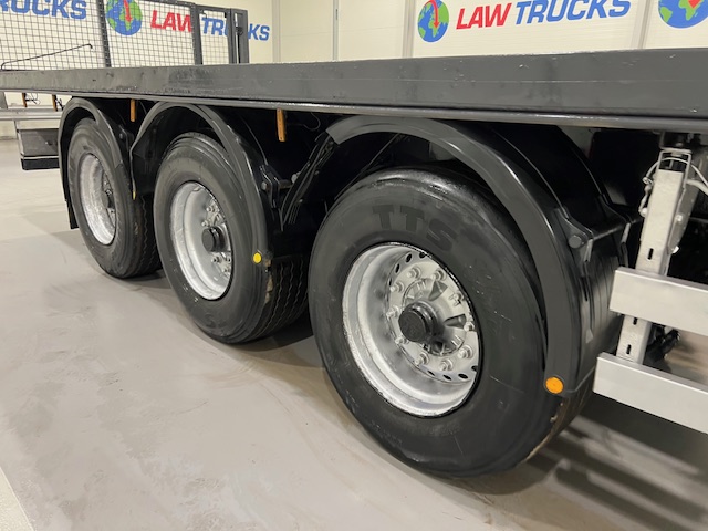 Montracon Tri Axle Flatbed Drawbar Trailer
