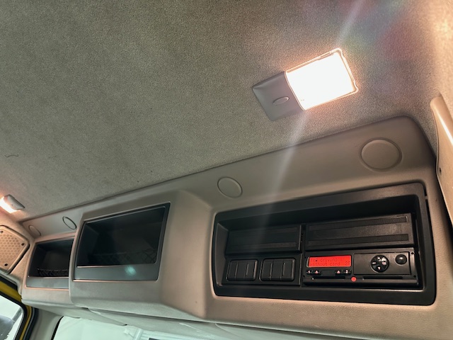 DAF LF 250 4×2 Rest Cab Tractor Unit
