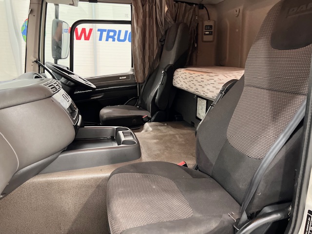 DAF CF 250 Sleeper Cab Curtainsider