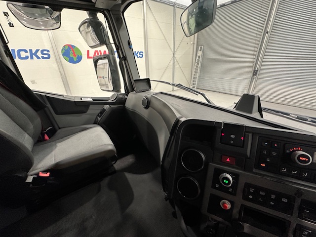 Renault T460 6×2 Midlift Tractor Unit