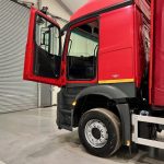 Mercedes Actros 2533 6×2 Sleeper Cab Curtainsider - thumbnail