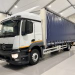Mercedes Actros 1824 Sleeper Cab Curtainsider - thumbnail
