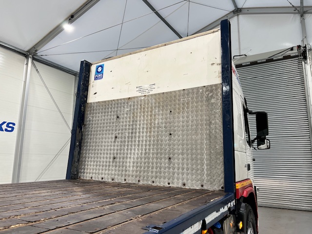 Volvo FM 330 6×2 Rear Lift Sleeper Cab Flatbed