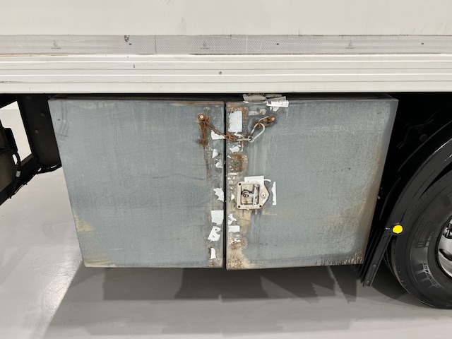 DAF CF 290 6×2 Rear Steer Fridge Box