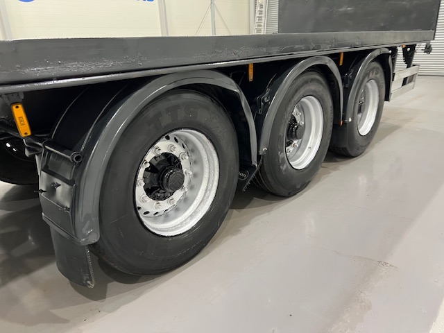 Montracon Tri Axle Flatbed Drawbar Trailer
