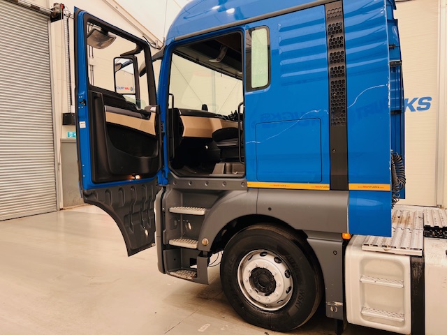MAN TGX 26.420 6×2 Midlift Tractor Unit