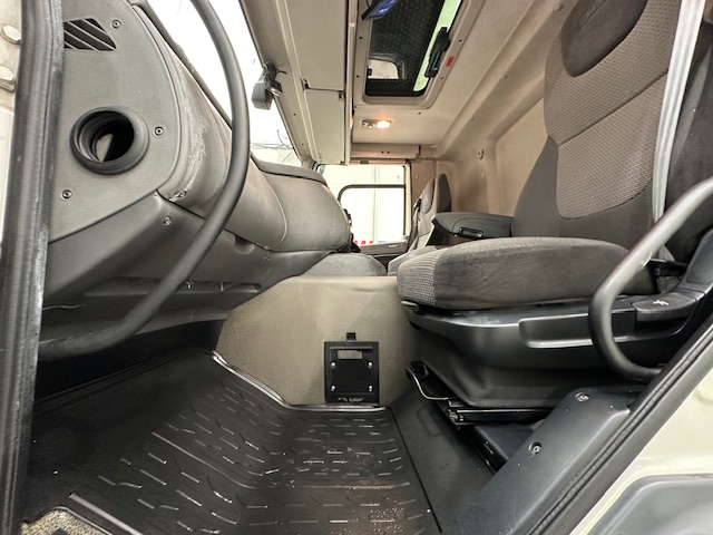 DAF  CF 290 6×2 Rear Steer Fridge Box