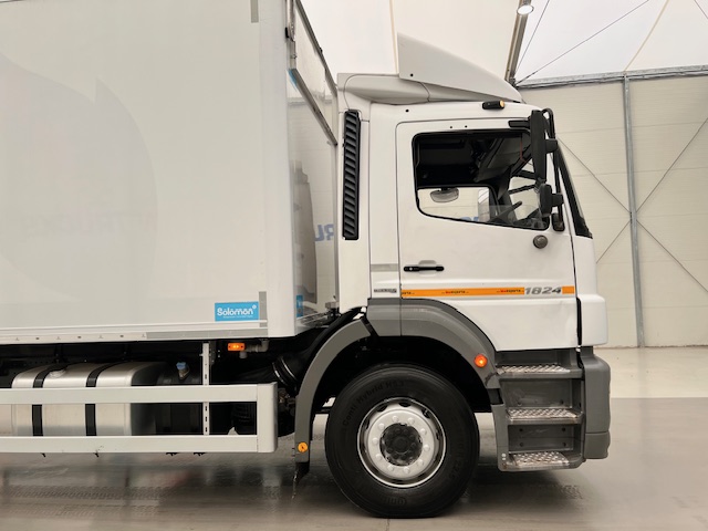 Mercedes Axor 1824 Day Cab Box Van