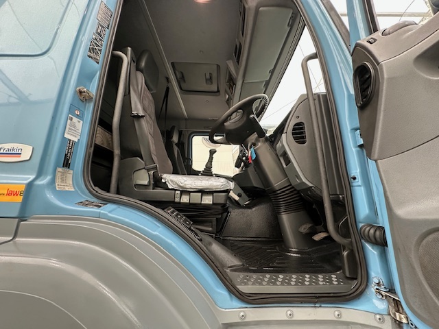 Mercedes Axor 2529 Rear Lift Sleeper Cab Box Van