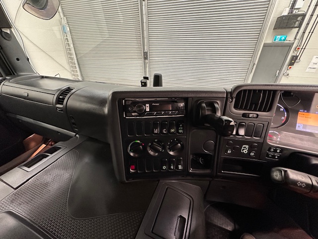 Scania P250 4×2 Sleeper Cab Fridge Box