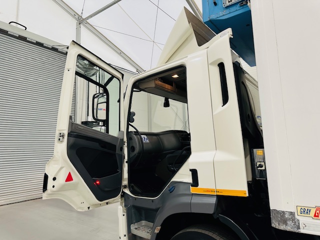 DAF CF 290 6×2 Rear Steer Fridge Box