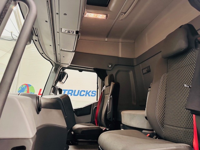 Renault T460 6×2 Midlift Tractor Unit