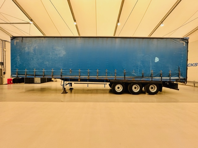 SDC Tri Axle Curtainsider Trailer